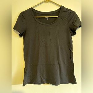 Women’s S Quince black short sleeve tee